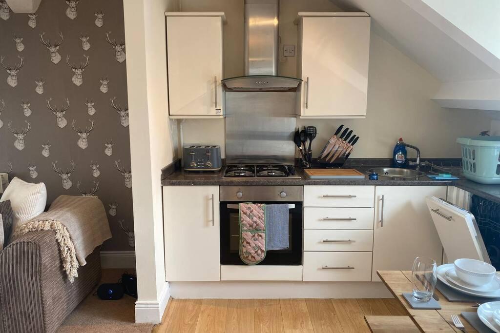Upper 2 Bedroom Apartment In The Heart Of Jesmond Newcastle upon Tyne Eksteriør billede